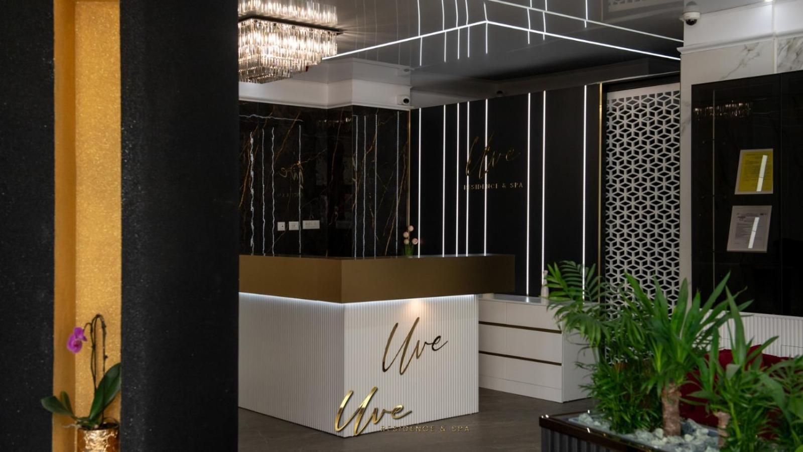 Uve Residence & Spa Piatra Neamţ Esterno foto